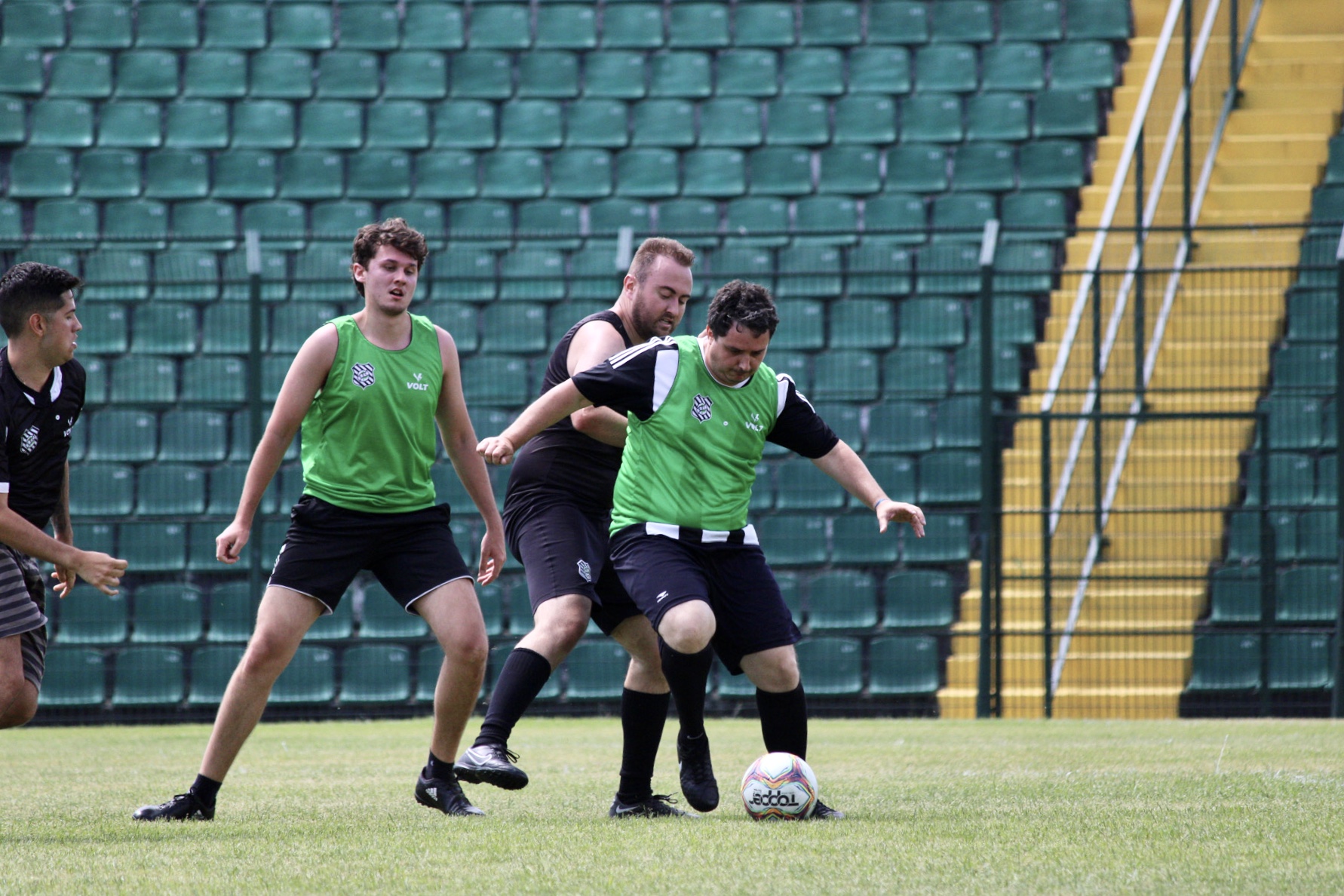 AMC participa de jogo de futebol no Estádio Orlando Scarpelli - AMC