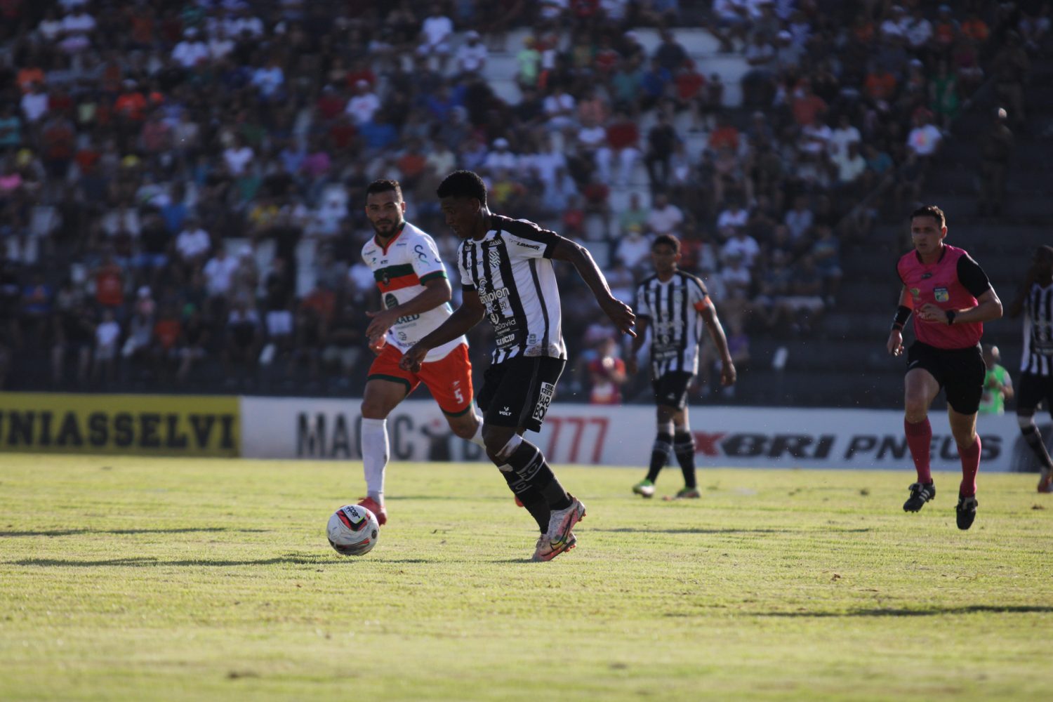 AMC participa de jogo de futebol no Estádio Orlando Scarpelli - AMC