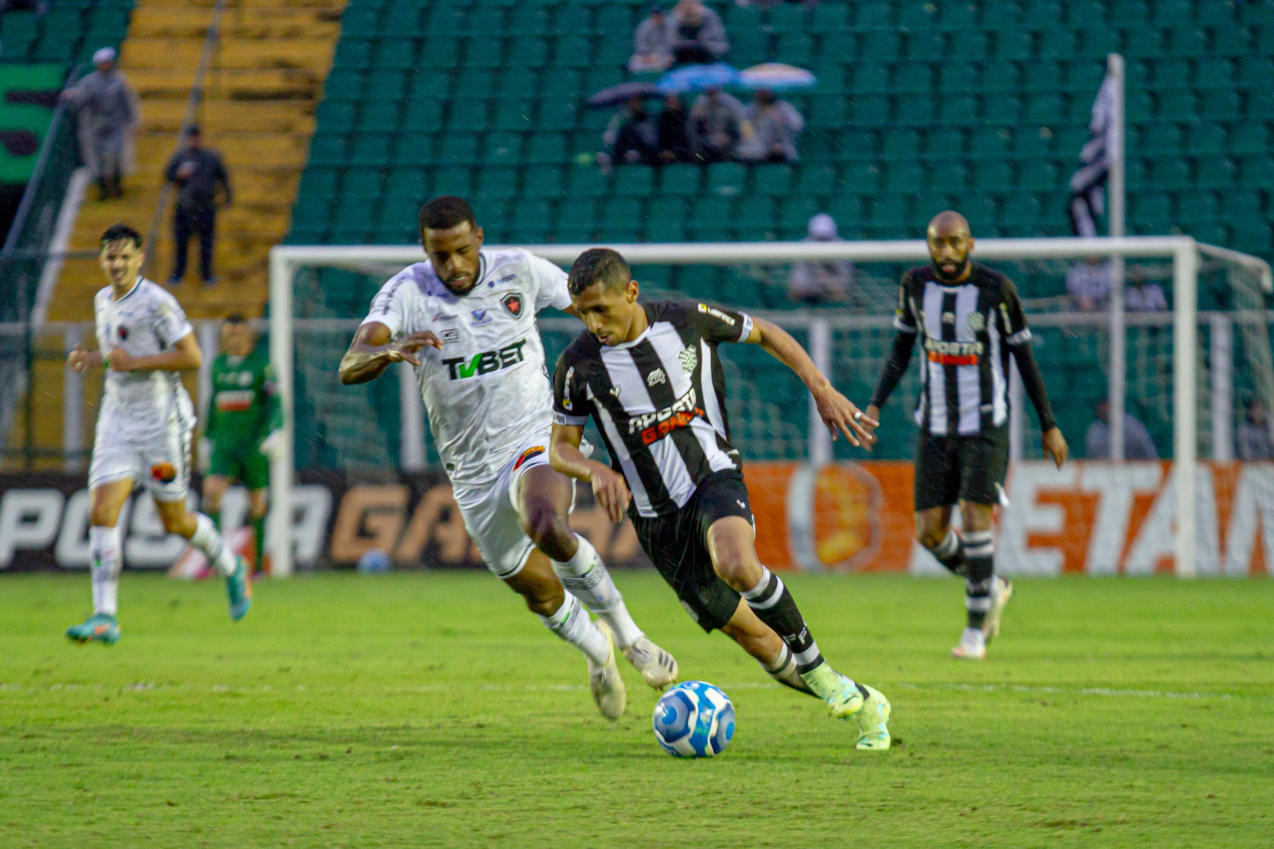 Renan Bernabé tem maior número de gols por minuto pelo Figueirense